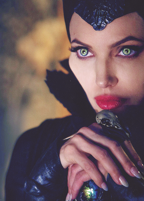 jolie-maleficent-meet-the-other-fairies-of-maleficent.png